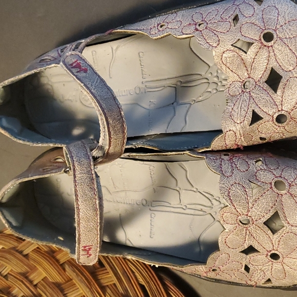 J-41 ADVENTURE Hike Walk GREY Pink VELCRO Shoe 6.5M - Picture 5 of 6